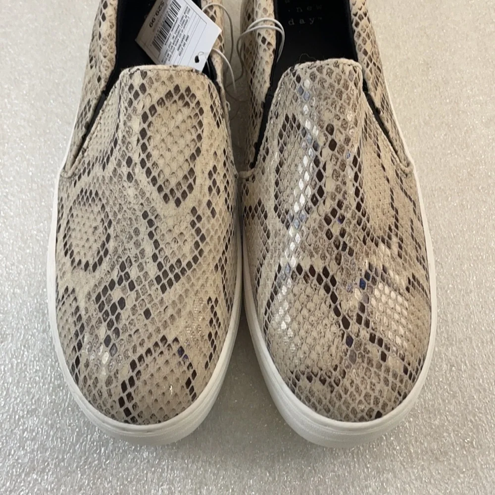 Bibi Faux Leather snakeskin Platform Sneakers Shoe Gray Size 8 NWT new